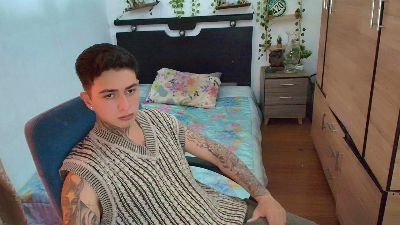 santiagoo live cam on Cam4