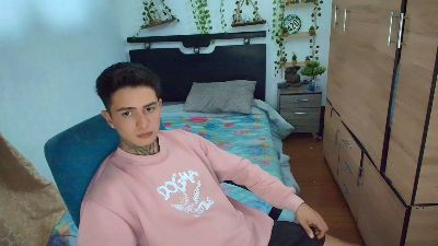 santiagoo live cam on Cam4