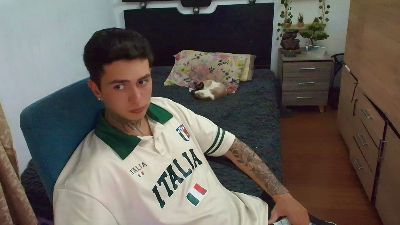 santiagoo live cam on Cam4