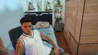santiagoo live cam on Cam4