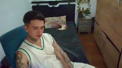 santiagoo live cam on Cam4