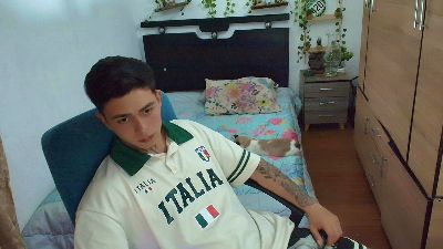 santiagoo live cam on Cam4