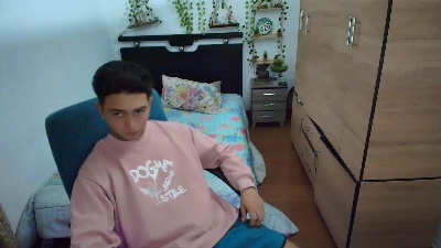 santii_ss live cam on Cam4