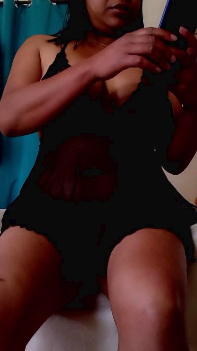 saphir_hot69 live cam on Cam4
