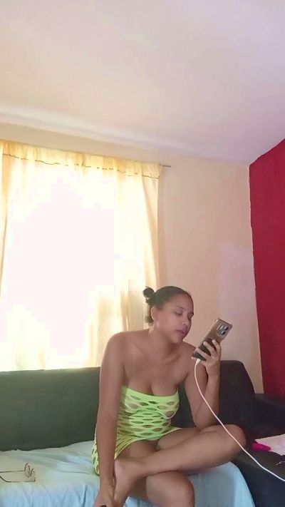 sara302020 live cam on Cam4
