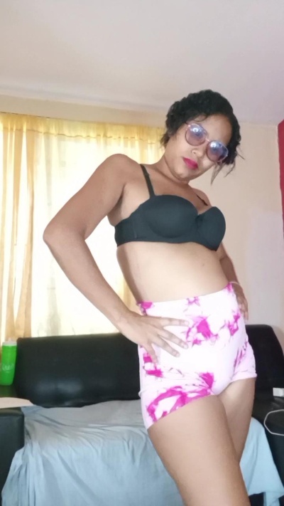 sara302020 live cam on Cam4