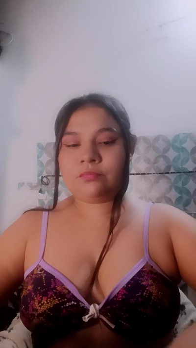 sara_caramel1 live cam on Cam4