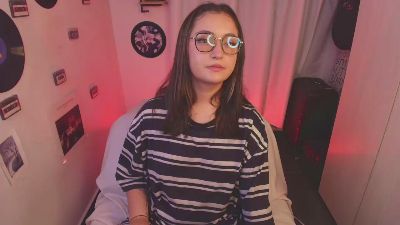 sara_cuteeyes live cam on Cam4