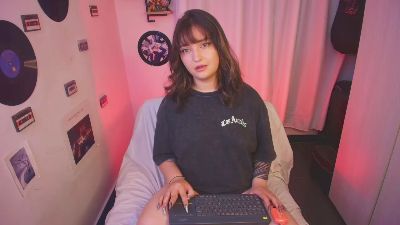 sara_cuteeyes live cam on Cam4