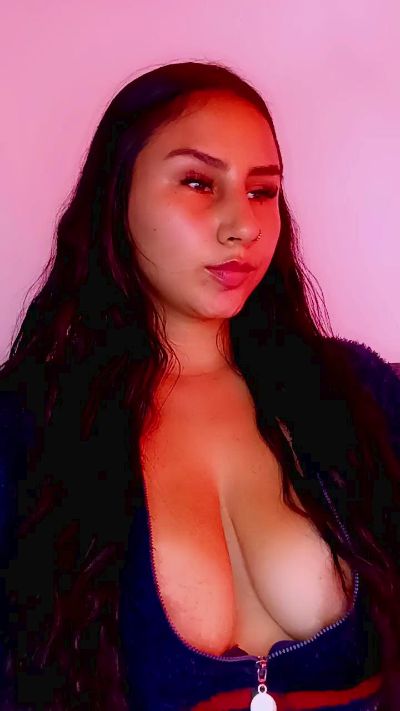 sara_jonnes live cam on Cam4