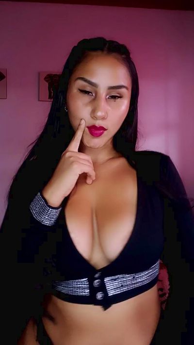 sara_jonnes live cam on Cam4