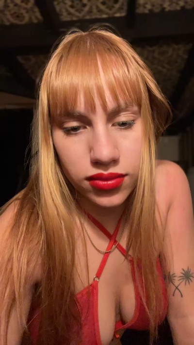 saraangelafern1 live cam on Cam4