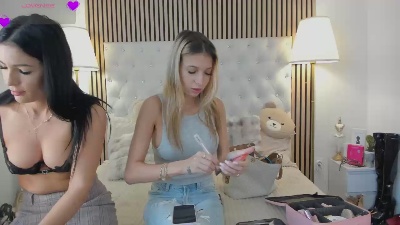 sarawhite20 live cam on Cam4