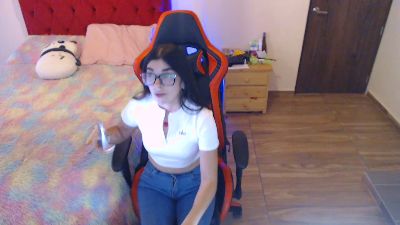 saray_honey live cam on Cam4