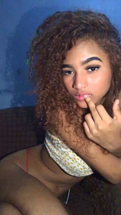 sashalis55 live cam on Cam4