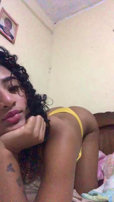 sashalis55 live cam on Cam4