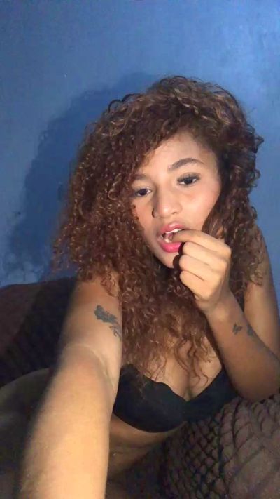 sashalis55 live cam on Cam4