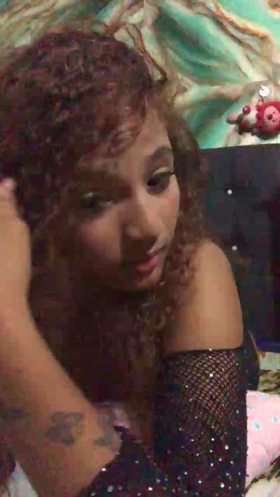 sashalis55 live cam on Cam4