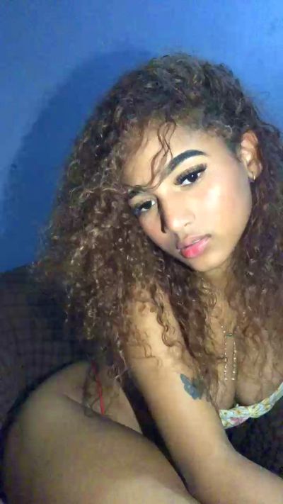 sashalis55 live cam on Cam4
