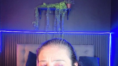sasi_luna live cam on Cam4