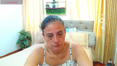 sasi_luna live cam on Cam4