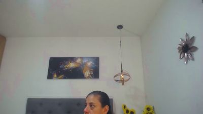 sasi_luna live cam on Cam4