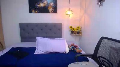 sasi_luna live cam on Cam4