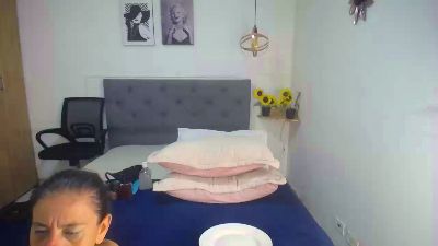sasi_luna live cam on Cam4