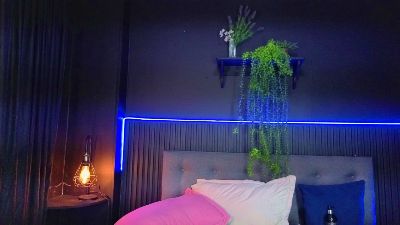 sasi_luna live cam on Cam4