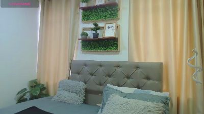 sasi_luna live cam on Cam4
