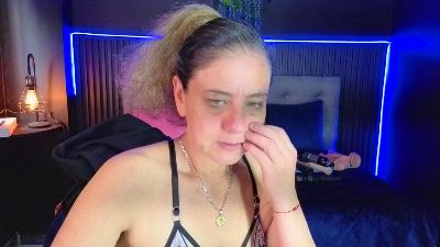 sasi_luna live cam on Cam4