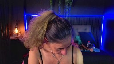 sasi_luna live cam on Cam4