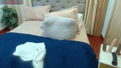 sasi_luna live cam on Cam4