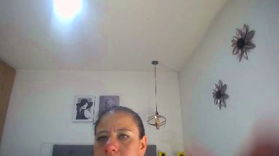 sasi_luna live cam on Cam4