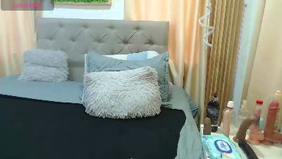 sasi_luna live cam on Cam4