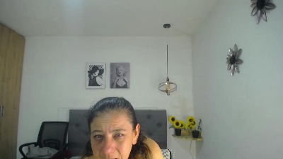 sasi_luna live cam on Cam4