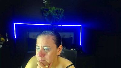 sasi_luna live cam on Cam4