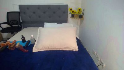 sasi_luna live cam on Cam4