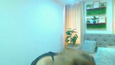 sasi_luna live cam on Cam4
