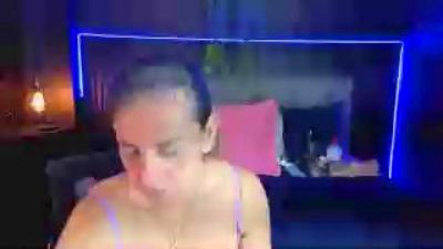 sasi_luna live cam on Cam4