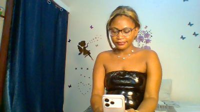 sassy_angels live cam on Cam4