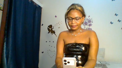 sassy_angels live cam on Cam4