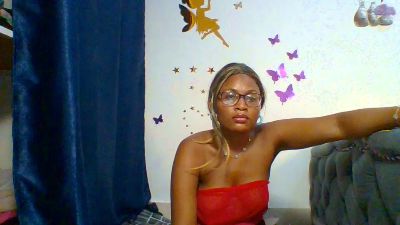 sassy_angels live cam on Cam4