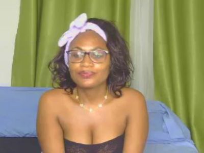sassy_angels live cam on Cam4