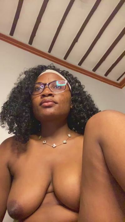 sassy_angels live cam on Cam4