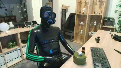 sau_rubber live cam on Cam4
