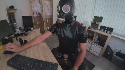 sau_rubber live cam on Cam4