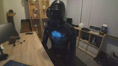 sau_rubber live cam on Cam4