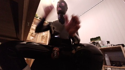 sau_rubber live cam on Cam4