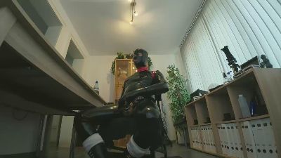 sau_rubber live cam on Cam4